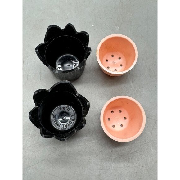 Vintage Royal Products USA Black & Pink Ceramic Salt & Pepper Shakers READ - Picture 8 of 9